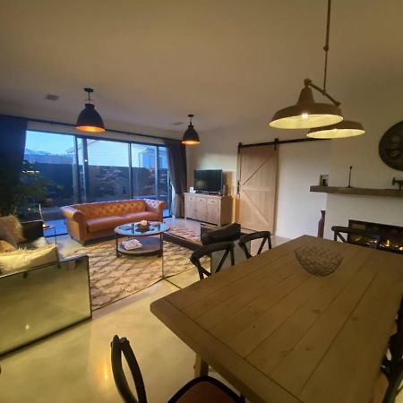 Black Stilt Retreat, Stunning Luxury Property Twizel Bagian luar foto