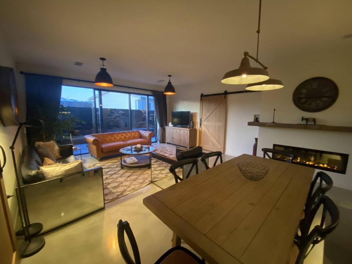 Black Stilt Retreat, Stunning Luxury Property Twizel Bagian luar foto