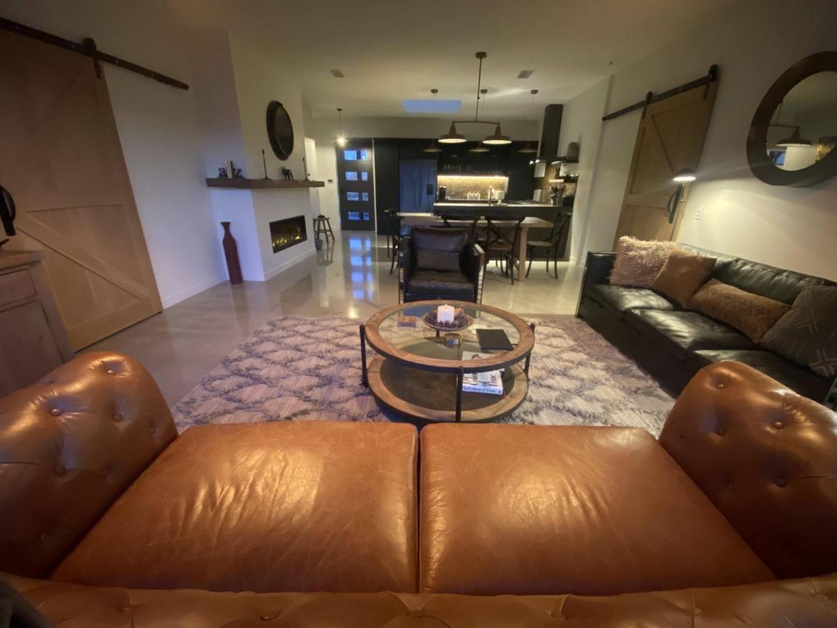 Black Stilt Retreat, Stunning Luxury Property Twizel Bagian luar foto